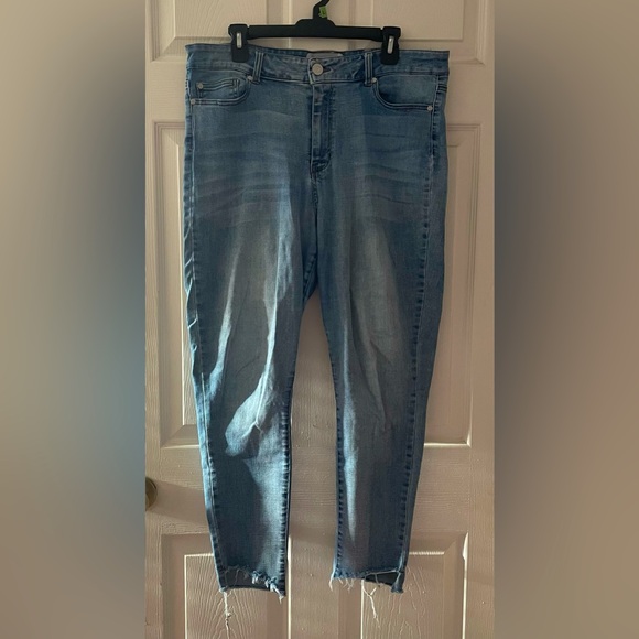 American Eagle Outfitters Denim - Light Wash Raw Hem Jeans